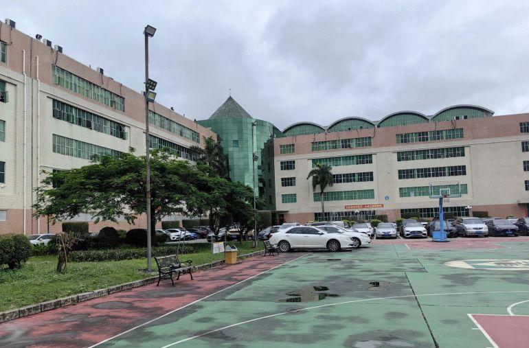 特价19.9布吉甘坑地铁口原房东花园式厂房出租3000平方。