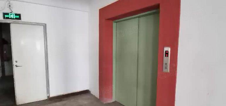 深圳布吉李朗厂房出租3500平独门独院仓库出租分租超大空地