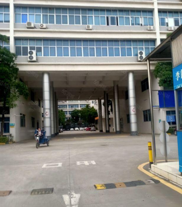 布吉石芽岭地铁口原房东1103平厂房仓库无公摊可办公14号线