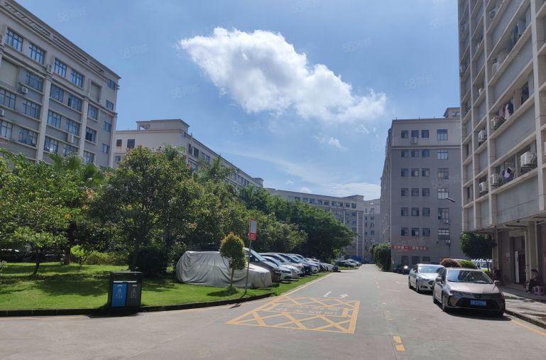 布吉李朗花园式厂房仓库1428平出租，带现成装修 可办环评