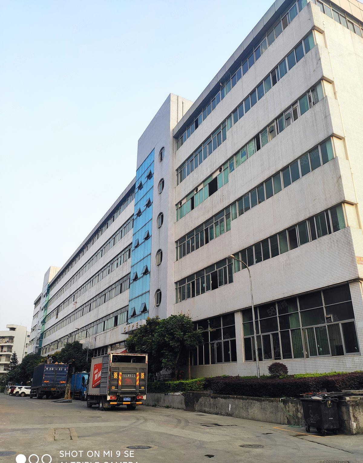 500平起租坂田吉华路花园式厂房8000平标准厂房仓库出租，