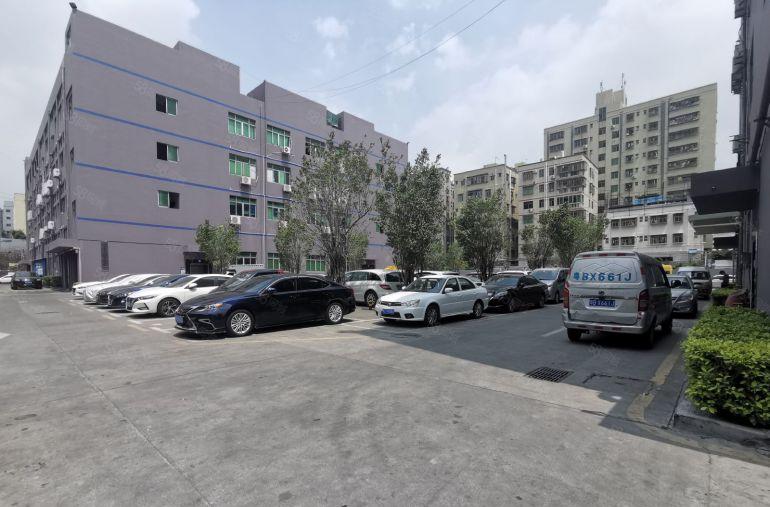 200平起租龙岗布吉大芬地铁口原房东精装修独门独院红本厂房