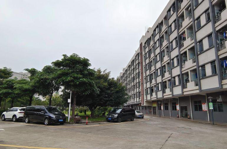 无公摊布吉大芬独门独院厂房出租6800平带精装修空地大可分租