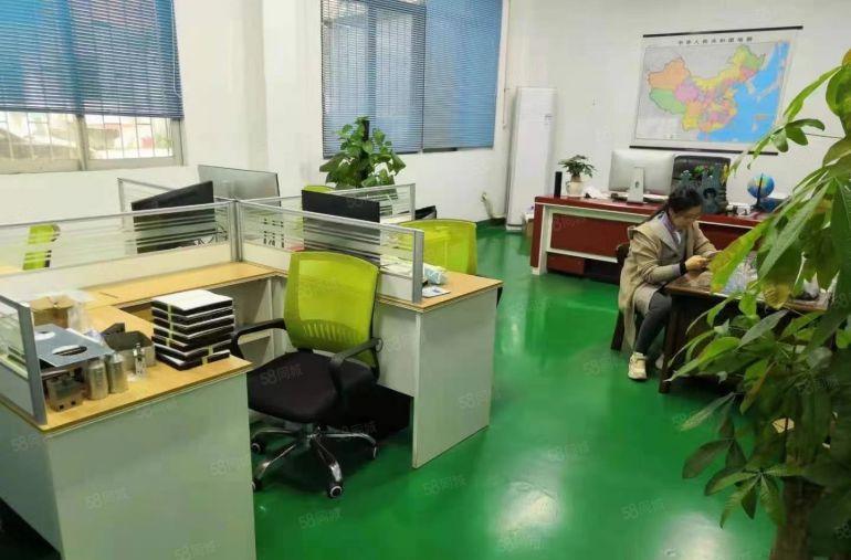 大芬地铁口边新出楼上精装修300平办公室仓库厂房低价出租