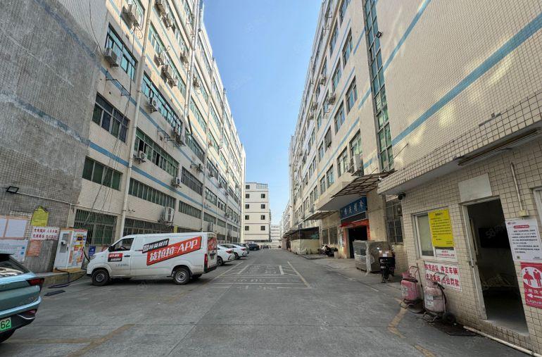 布吉地铁口厂房出租精装办公电商仓库出租200平可分租一楼