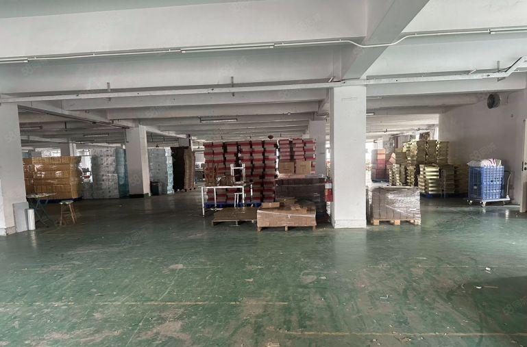 特价16.8块租布吉地铁站原房东特价厂房仓库2400平可分租