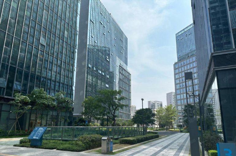 布吉石芽岭地铁站科技园全新红本厂房1800平出租，可分租