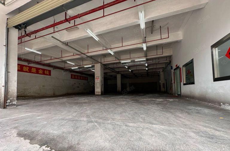 布吉慢城一楼厂房1200平出租，适合仓库，物流配送  带装修