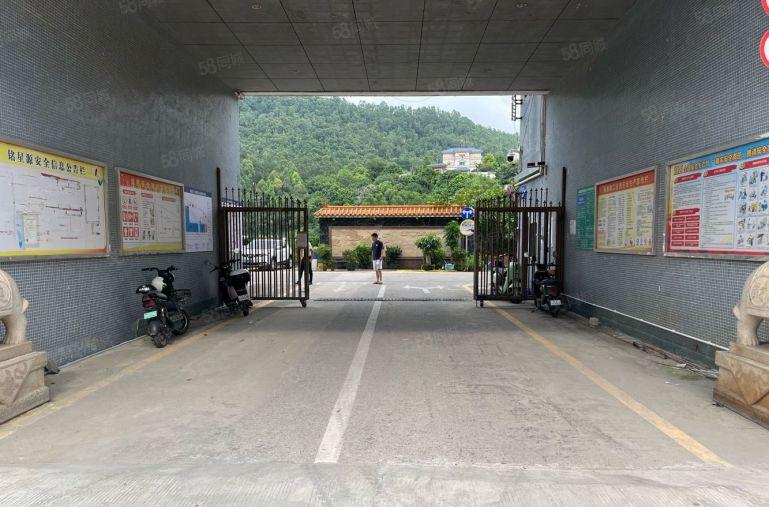 布吉东站布龙路边上3楼1000平厂房出租原房东使用率高