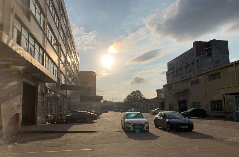 布吉李朗一楼2000平带卸货平台空地超大厂房出租仓库出租可分