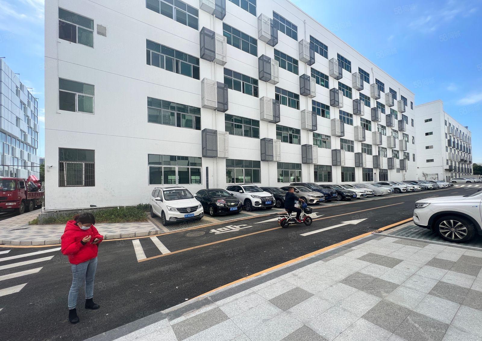 带装修！有卸货台！布吉新出小面积一楼2到900平厂房低价出租