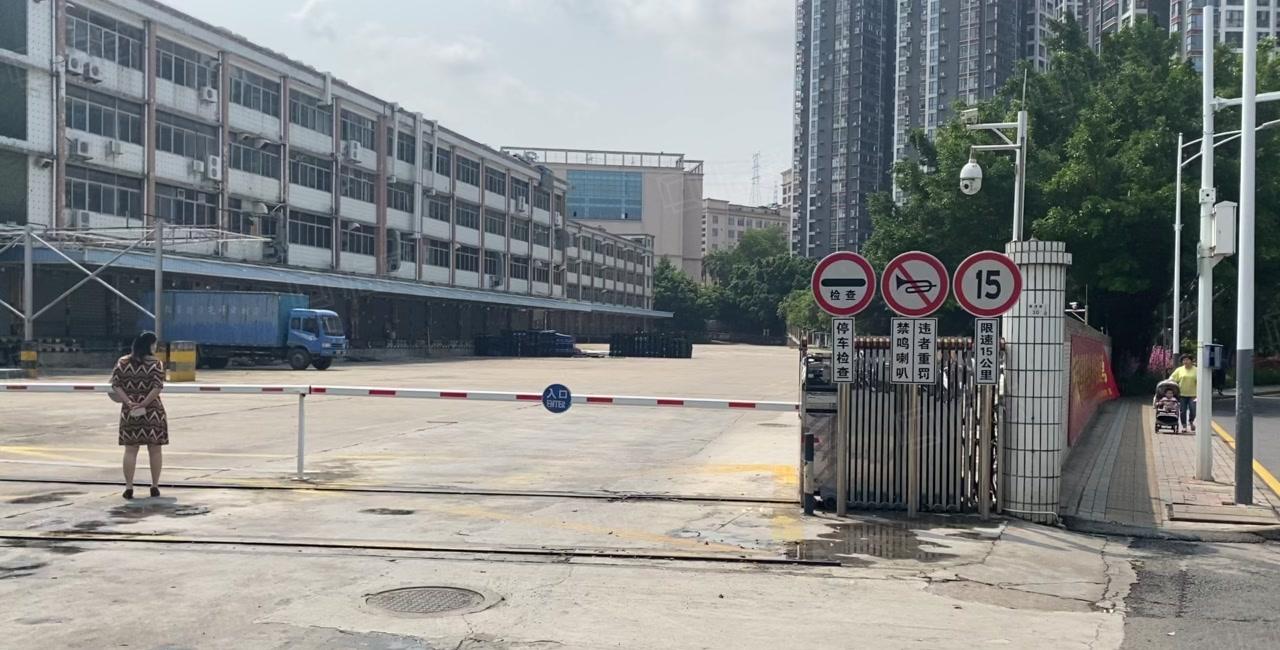 布吉南岭工业区8万平厂房仓出租可单层分租超大空地带卸货台