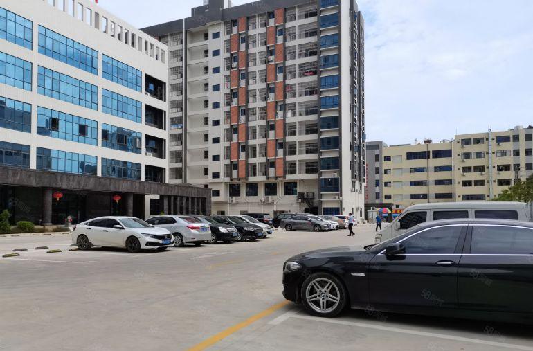 布吉李朗高新产业园新出无尘车间1593平方水电齐全招租！