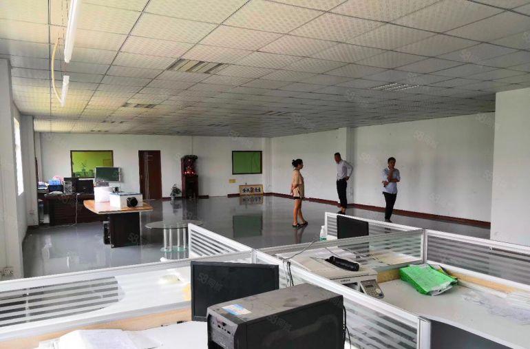 布吉街新出楼上600平现成装修办公室仓库厂房低价出租