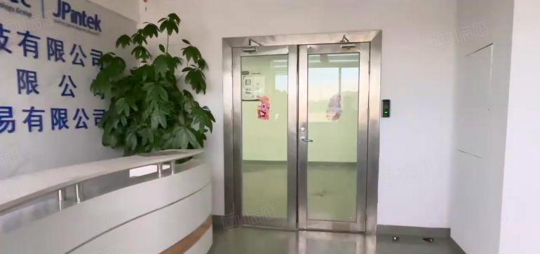 公明上村精装厂房1300平，带客货梯，水电齐全，拎包入驻