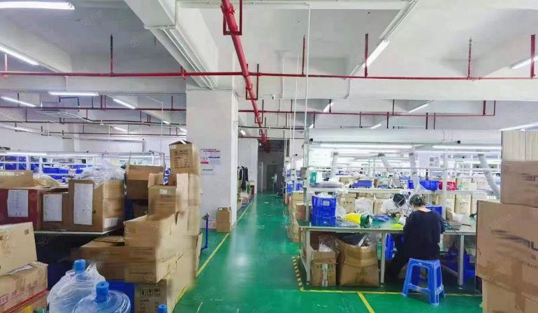 公明原房东独院厂房现成装修1500平方适合电子，LED，设备