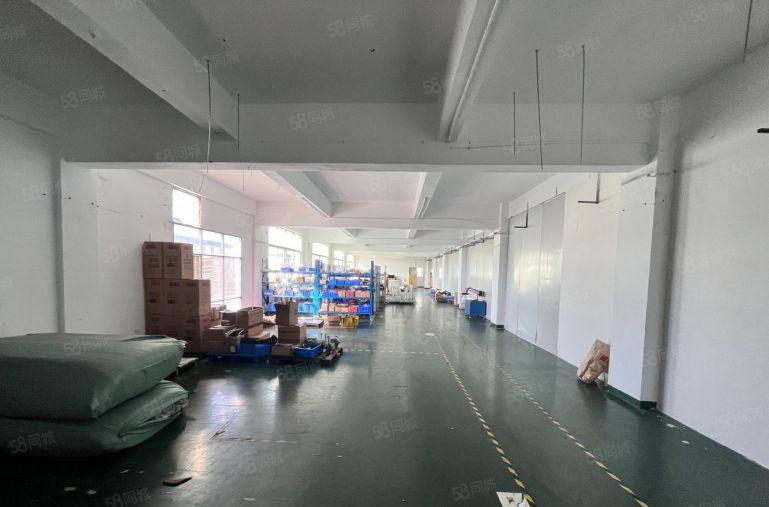 租金16元光明薯田埔地铁口楼上680平带精装修办公室出租