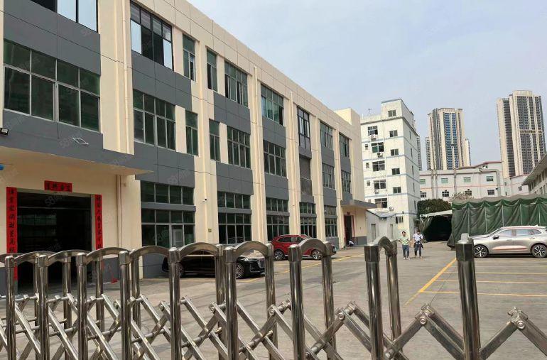 公明独院分租2楼（1300平空地超大，食宿配套齐全）欢迎来电