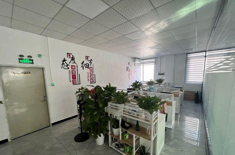 租金16元光明薯田埔地铁口楼上680平带精装修办公室出租