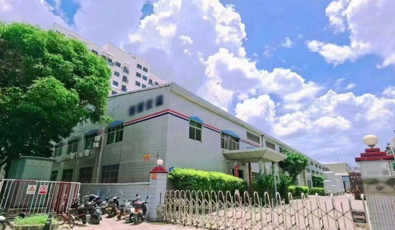 层高9米钢构30000平位于光明龙大高速口，出门国道旁边地铁