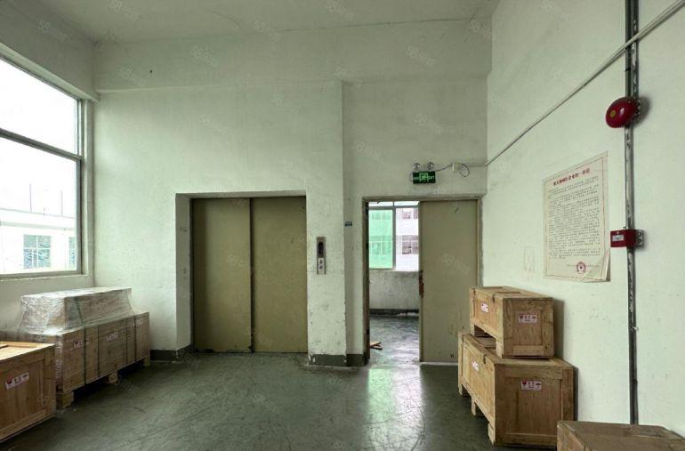 光明田寮大型园区整层600平精装，适合设备电子研发行业