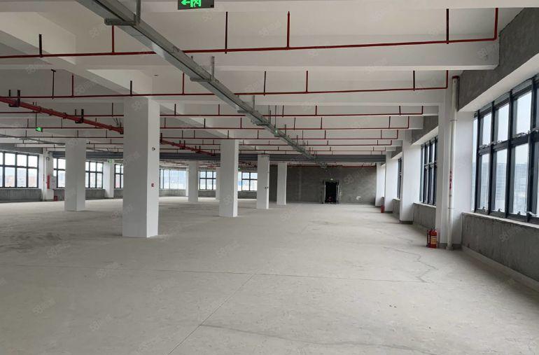 光明地铁口附近国资委红本1500平整层实际面积厂房出租带补贴