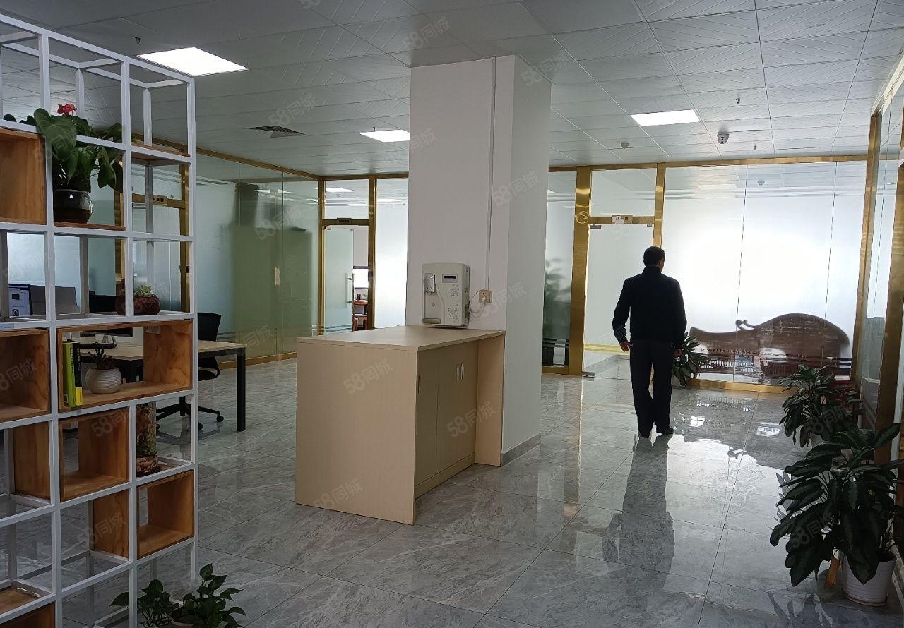 （可分租）蒋石大型工业园新出楼上一整层2440平精装修