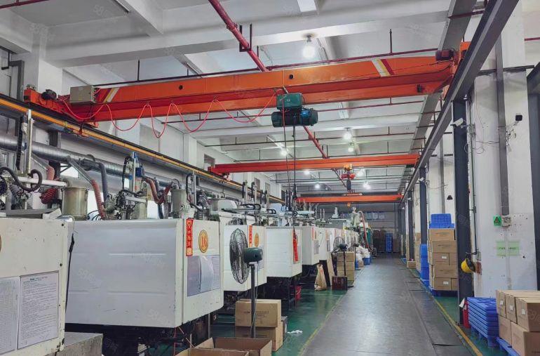 公明合水口2楼原注塑厂出租（2200平，层高5.5米带行车）