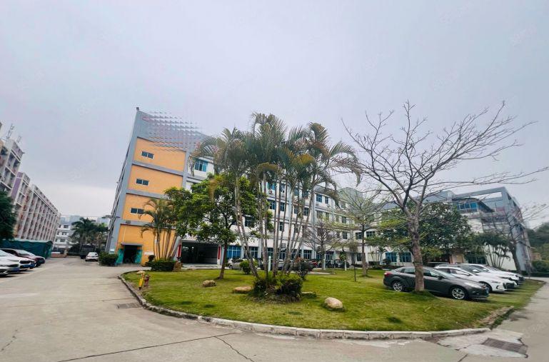 光明凤凰城地铁口附近16000平方独院原房东红本厂房出租可分