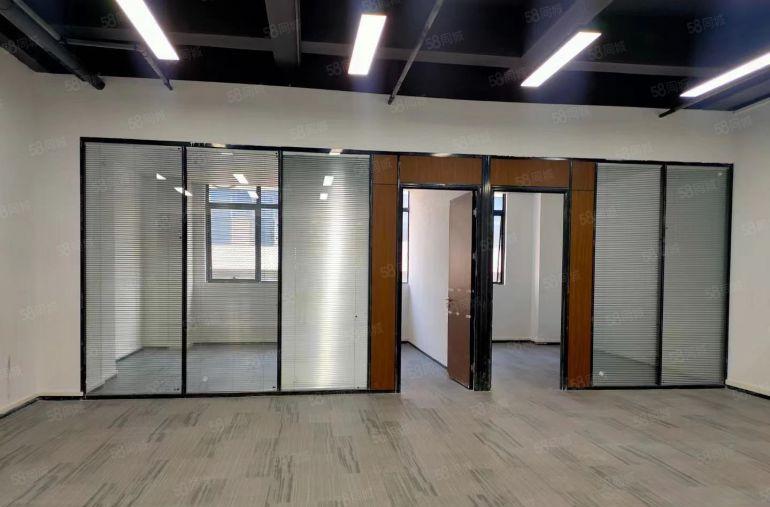 光明地铁口新出100平精装办公室带隔间带家私停车位充足