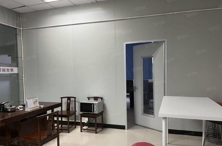 光明主干道旁大型园区2600平厂房出租，可办环评，形象好