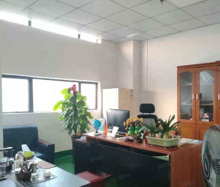 公明甲子塘重工业厂房出租（750平精装现成吊机口，3吨货梯）