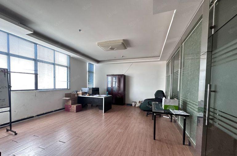 光明高新园区338平精装厂房，适合办公贸易研发 无转让费