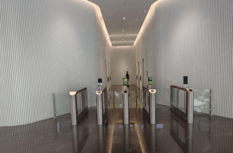 免租6个月光明公明甲子塘高新产业园全玻璃幕墙大货梯开口1米8