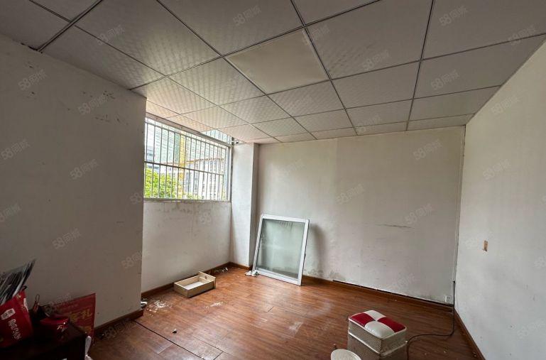 光明原房东独院厂房建筑面积出租7000平，空地大，带办公楼！