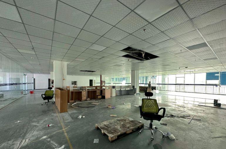 光明田寮高新园区1400平精装厂房出租，研发办公轻生产