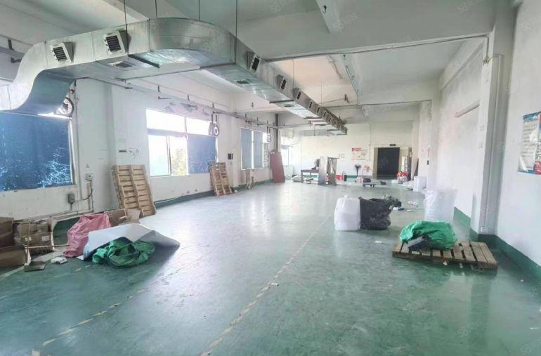 公明蒋石原五金厂出租（450平靠窗采光好，带吊机口）好招工