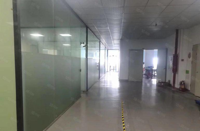 公明镇中心重工业厂房出租850平带多间精装办公室，5吨货梯