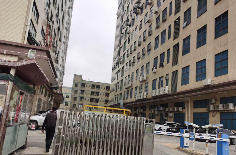 公明马田街道1580平精装修厂房出租 带办公室有卸货平台3吨