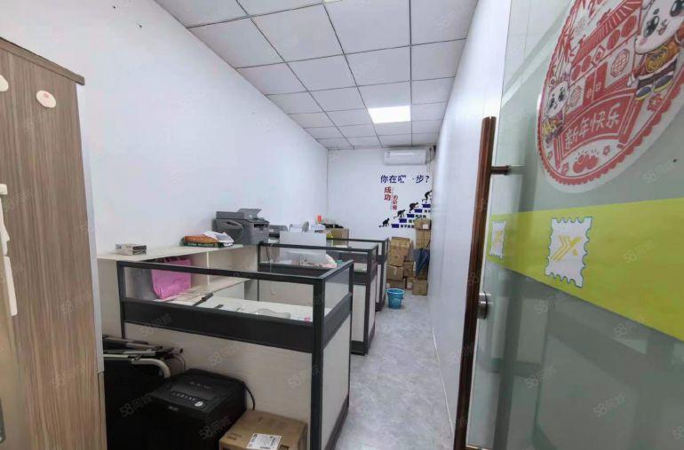 公明东坑标准厂房一楼980平（精装无转让费，车间干净明亮）