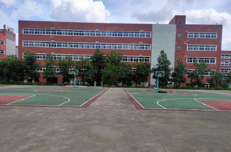 光明长兴科技园旁原房东面积15000平红本厂房出租可分租