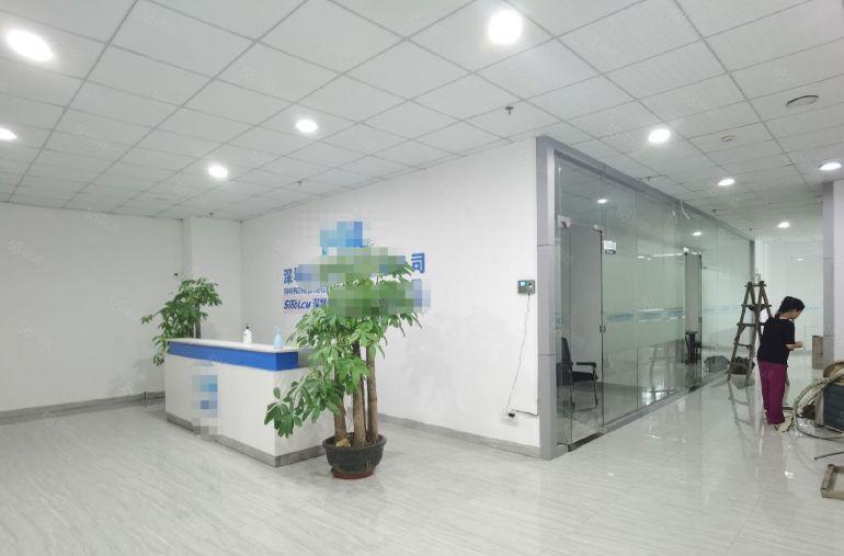 光明地铁口原房东楼上1100平方三吨大货梯精装修办公室出租