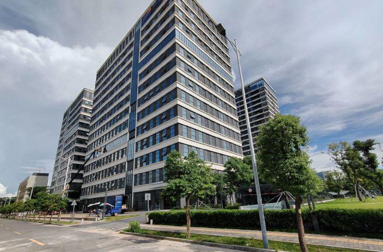 免租6个月光明地铁口研发厂房租20元享受政府补贴