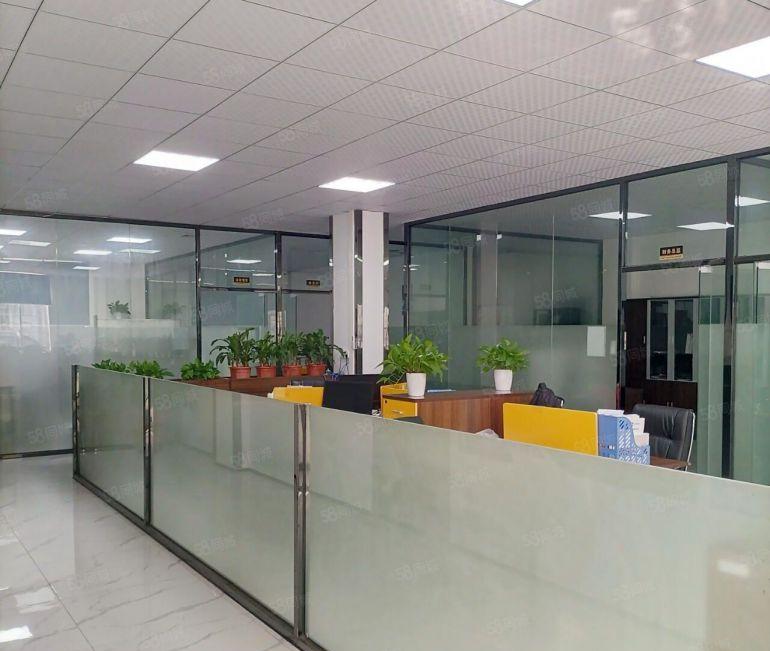 公明马山头2500平精装修厂房出租，超大货梯，价位好谈