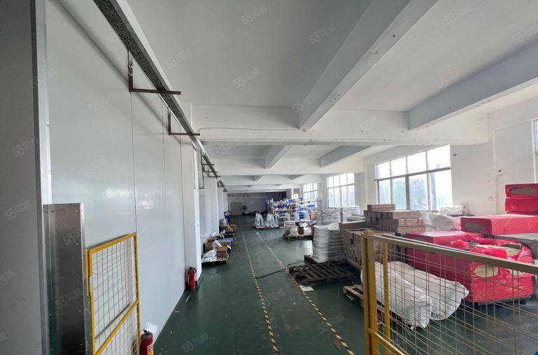 租金16元光明薯田埔地铁口楼上680平带精装修办公室出租