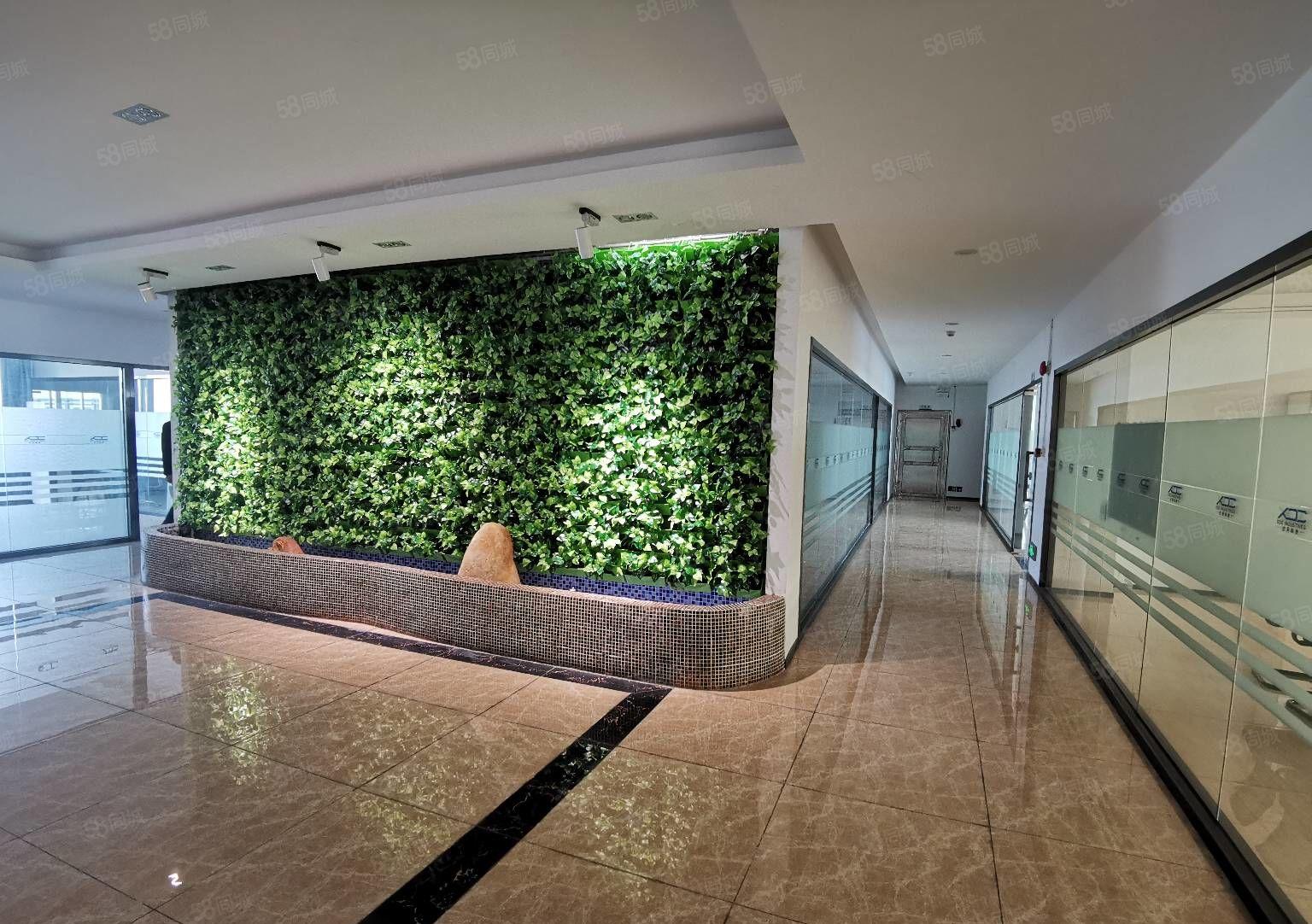 光明区原房东红本厂房1800平方，空地超大，地铁站旁，精装修