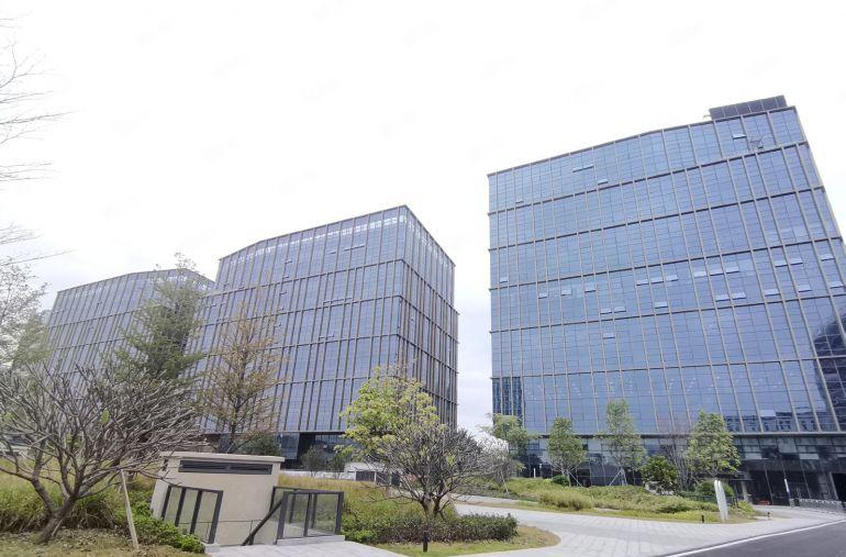 免租高达6个月光明公明薯田埔地铁口南光高速口附近全新玻璃幕墙