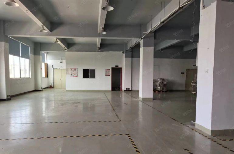 公明楼村地铁站旁（3楼1200平一整层，3吨货梯，水电到位）
