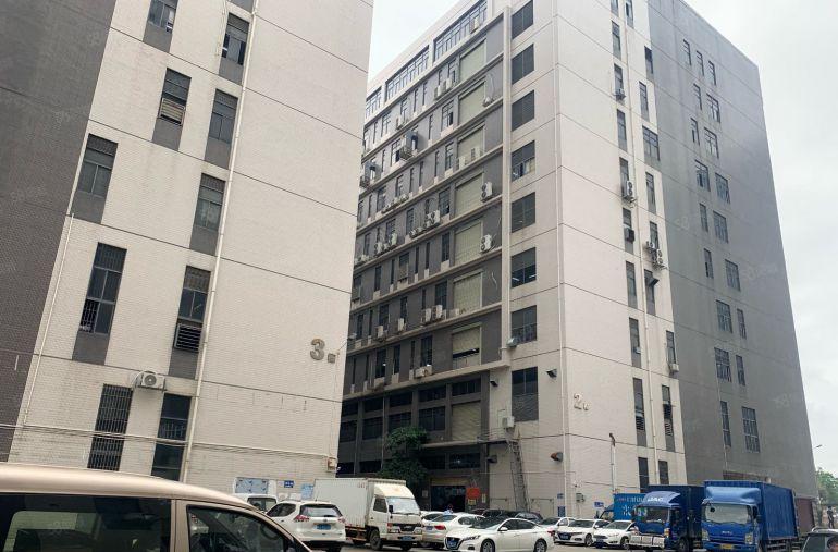 光明田寮大型工业园楼上整层4000平五吨货梯带卸货平台