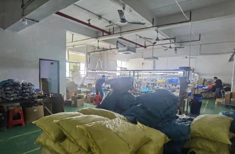 公明西田原注塑厂房出租（880平，带行车，吊机口，价格便宜）